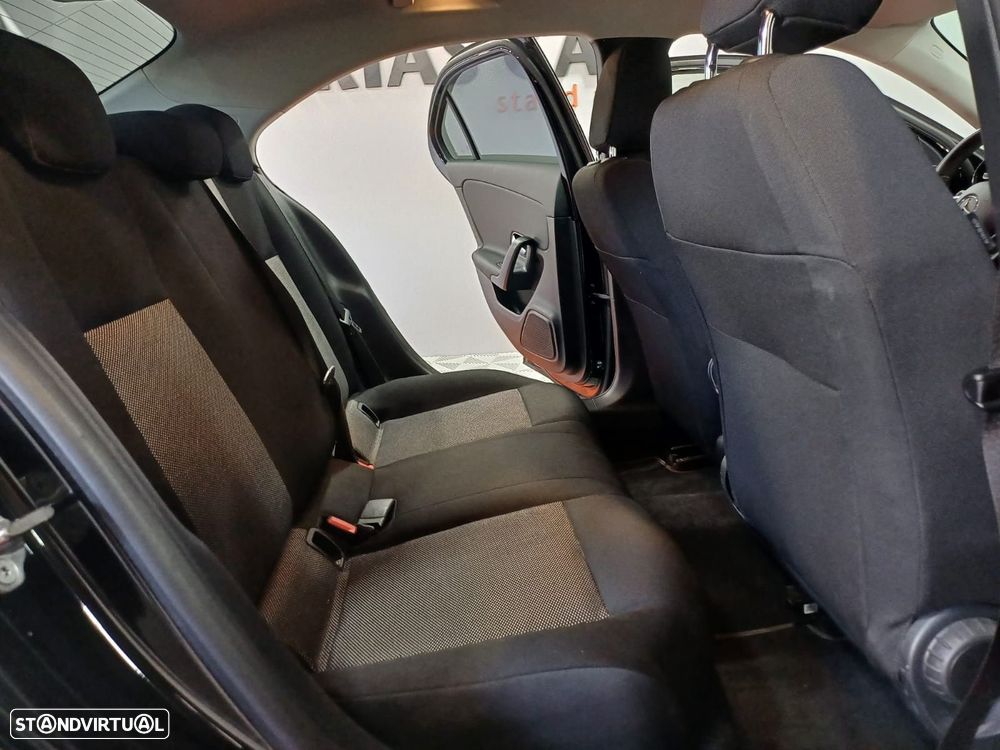 Mercedes-Benz A 180 Limousine - 17