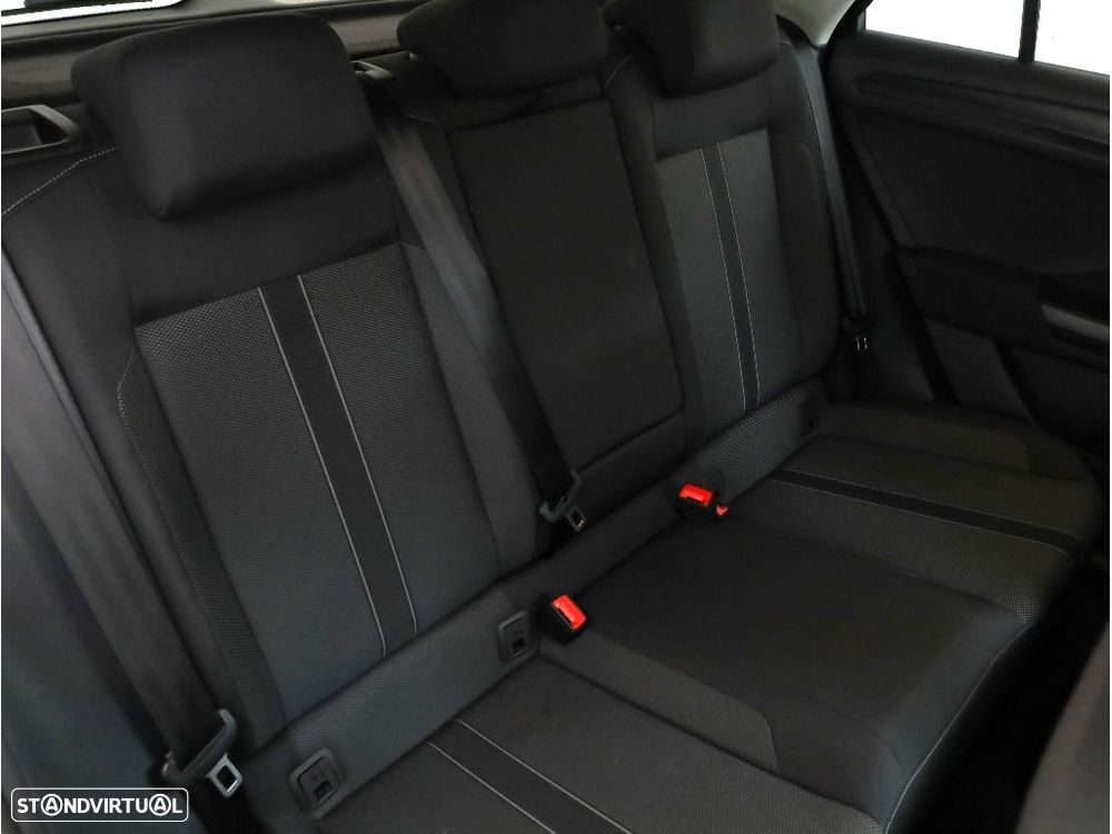 VW T-Roc - 12