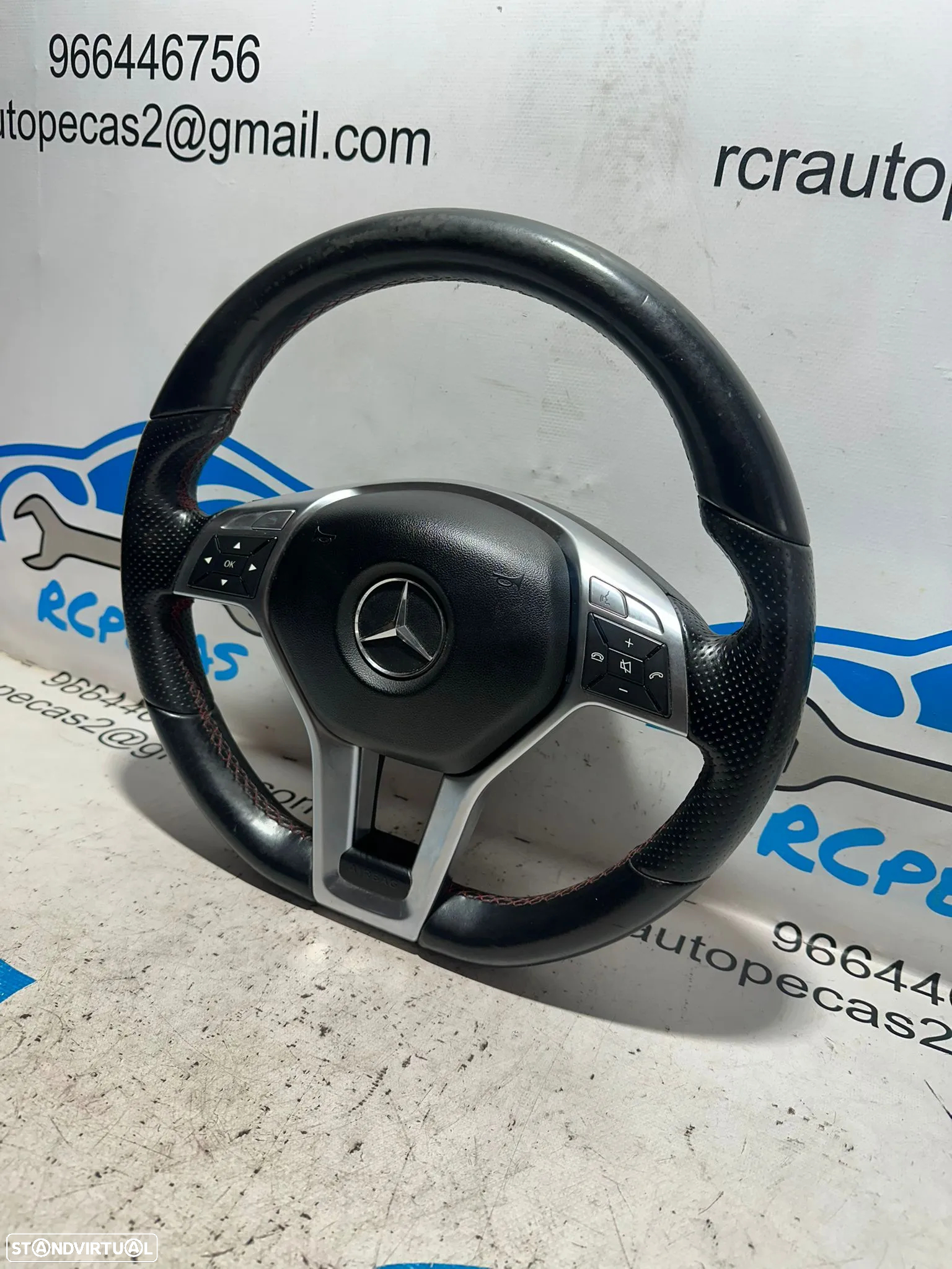 .Volante Guiador Pele Pele Perfurada Multifunções Comandos Patilhas Original AMG Flat Bottom Mercedes Benz Classe A W176 - 2