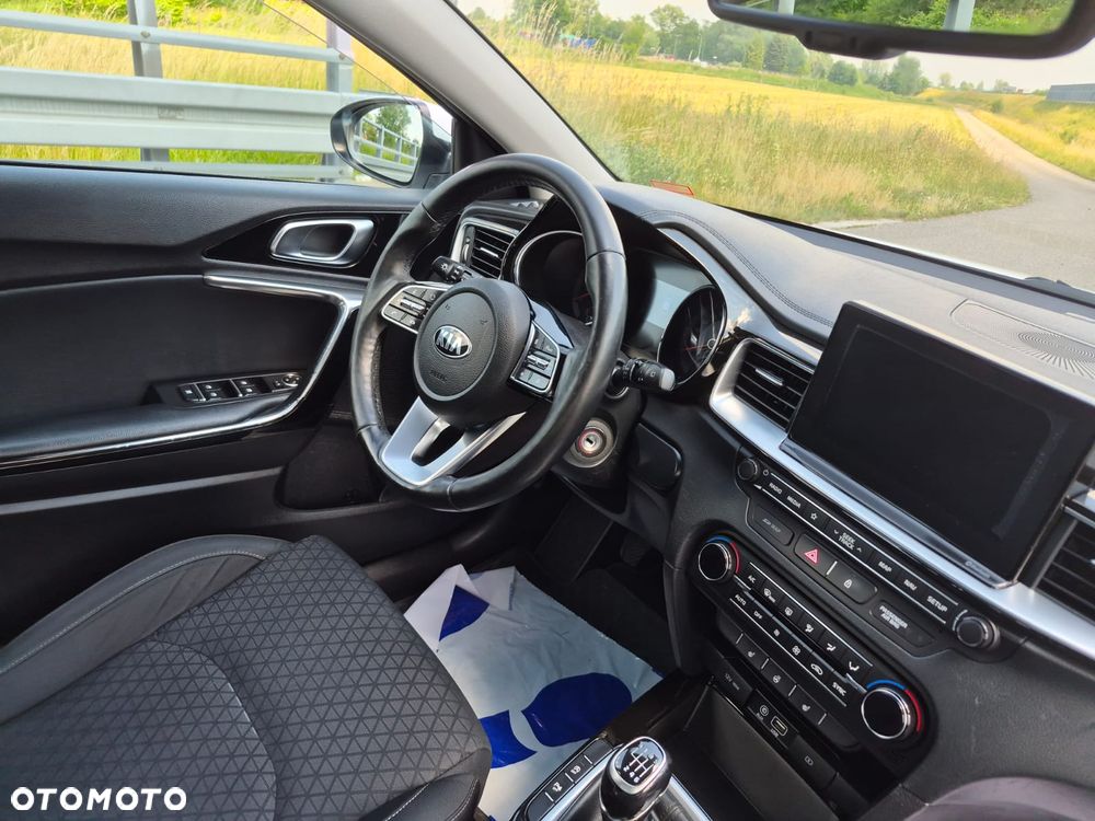 Kia Ceed 1.6 CRDi Platinum Edition - 9