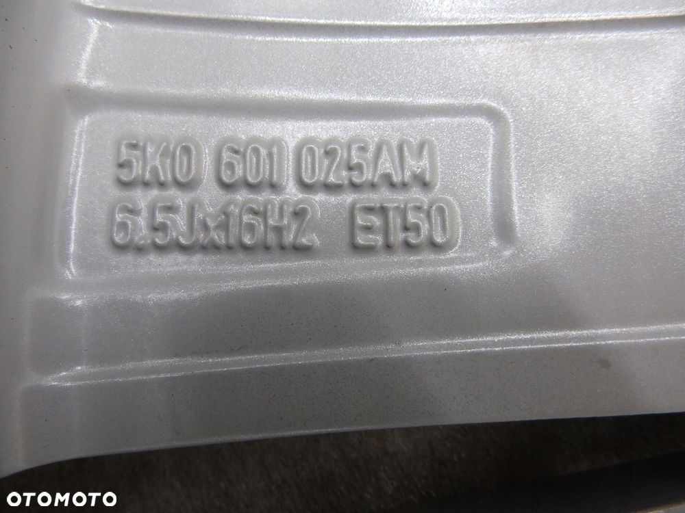 Felga VW Golf VI 5K0 6.5Jx16H2 Et50 5x112 - 8