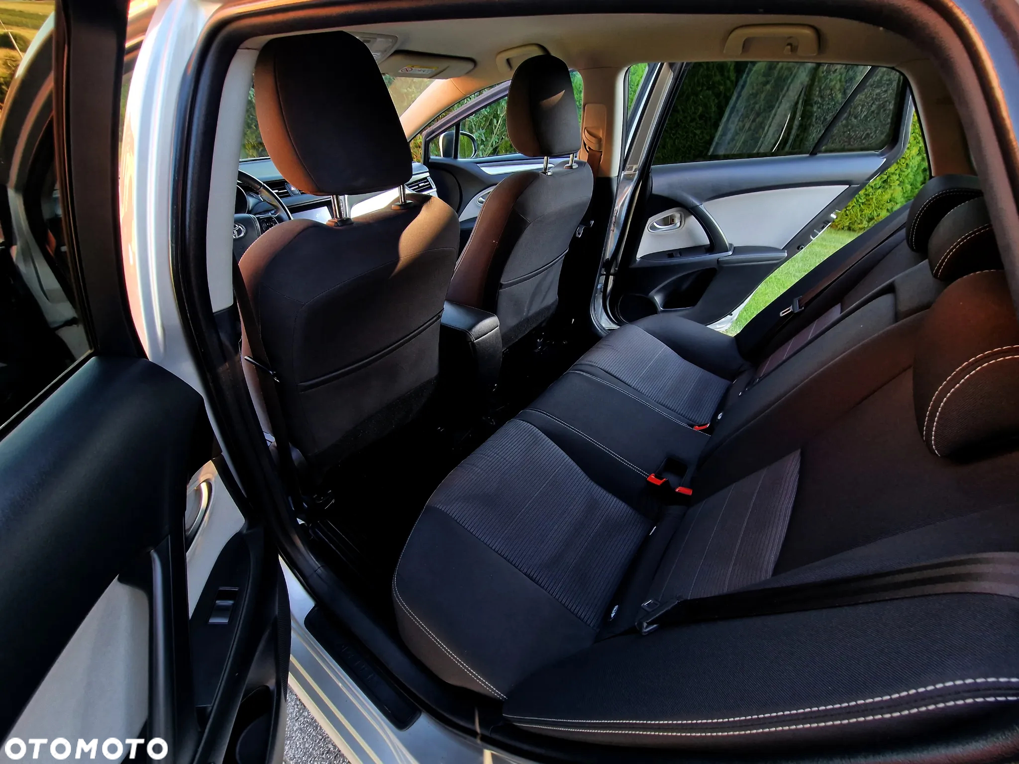 Toyota Avensis 2.0 D-4D Premium - 20