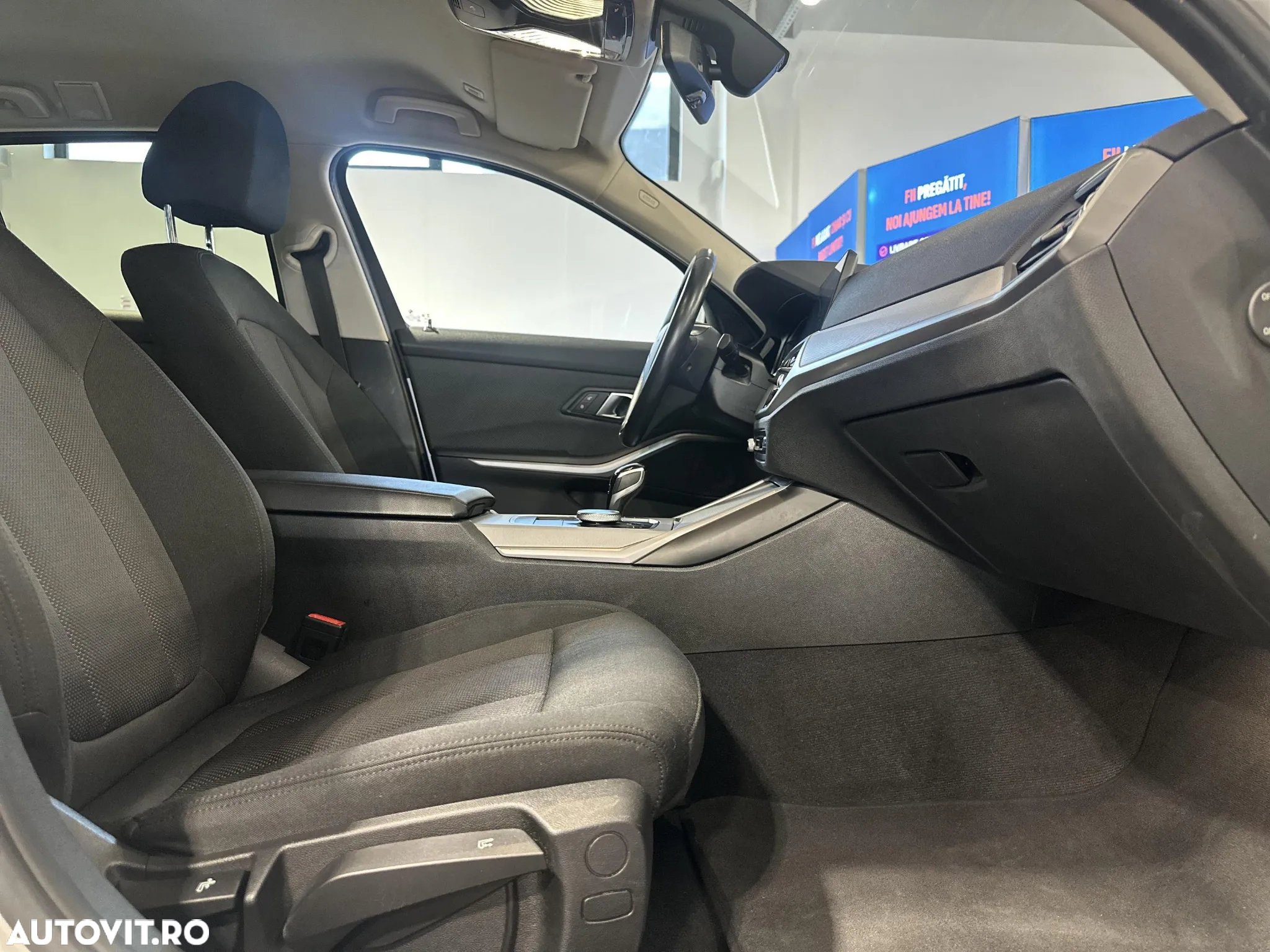 BMW Seria 3 320d Touring xDrive Aut. - 11