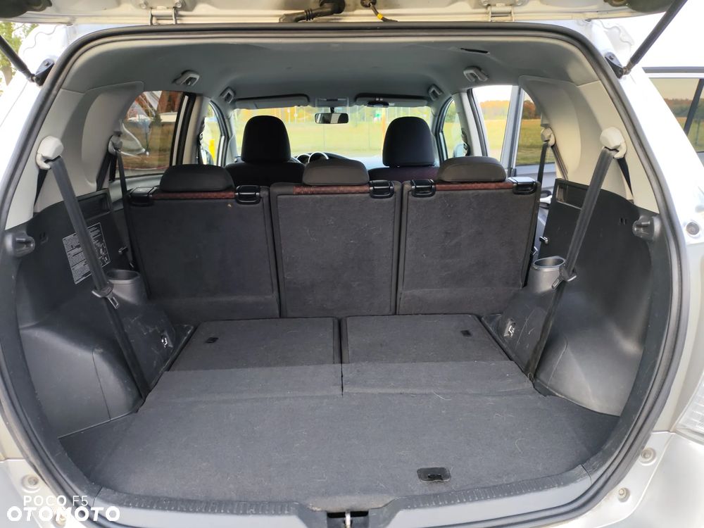 Toyota Verso 1.8 Sol plus 7os - 24
