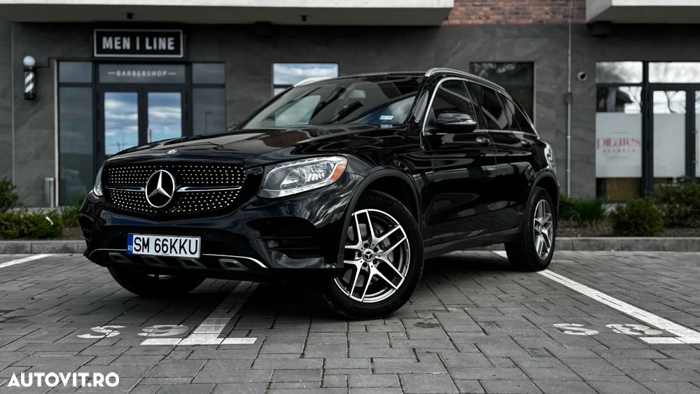 Mercedes-Benz GLC 300 4MATIC 9G-TRONIC AMG Line - 2