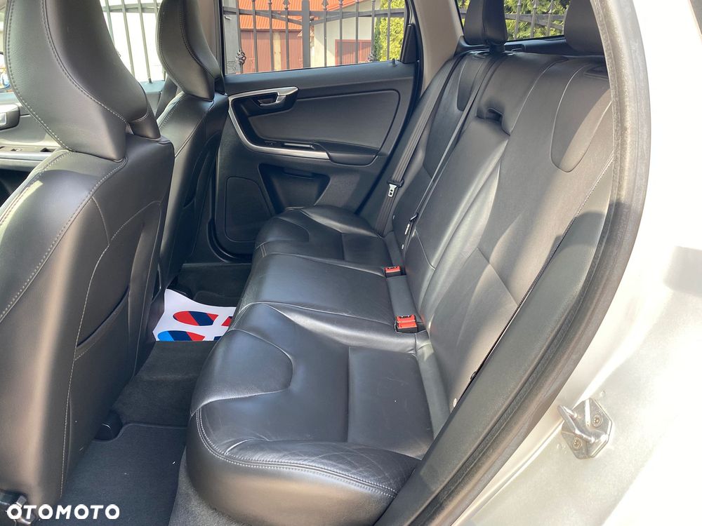 Volvo XC 60 D3 Geartronic Momentum - 5