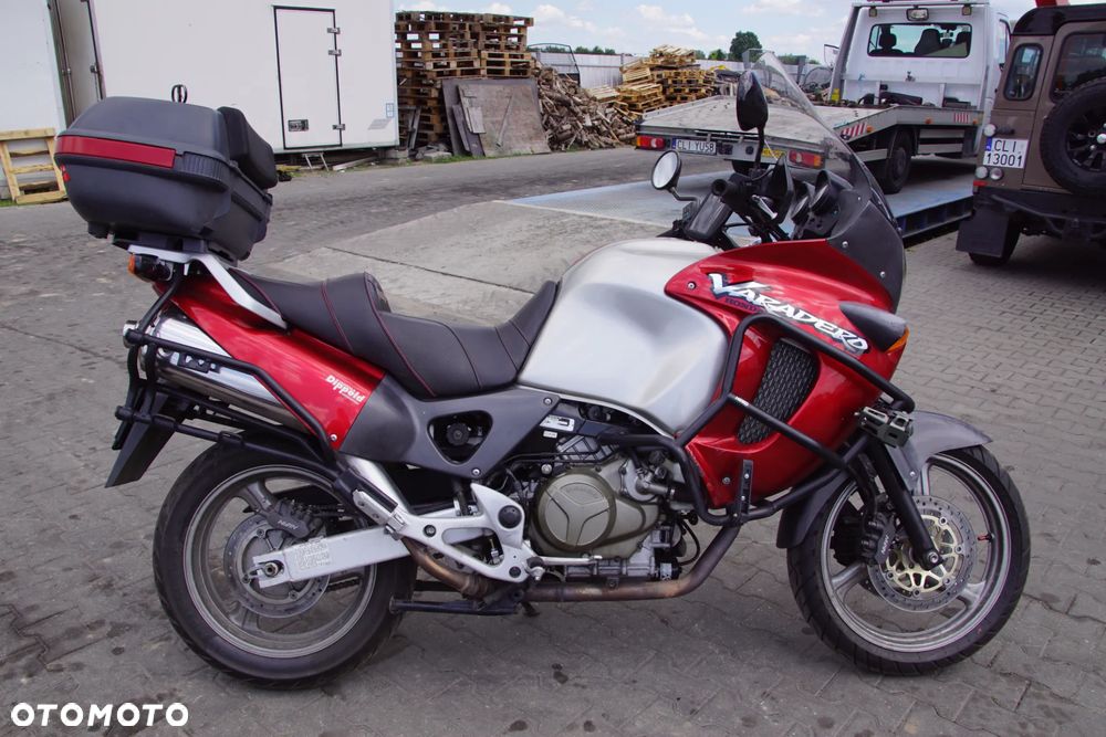Motocykl na części - Honda XL1000 Varadero 996 cm3 94 KM SD01E 2001R Silnik Skrzynia Laga Owiewka Osłona Szyba Kufer Siedzenie Set Lampa Kierunkowskaz Wydech Manetka Sterownik Moduł Czujnik Licznik Przycisk - 8