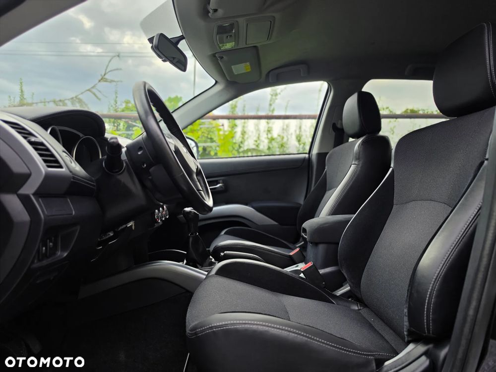 Mitsubishi Outlander - 15