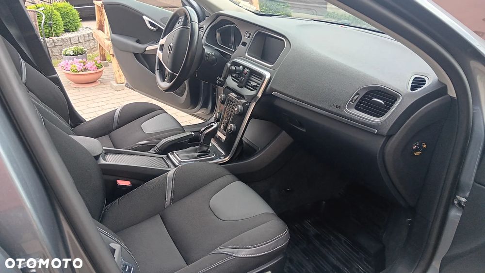 Volvo V40 D2 Geartronic Momentum - 34
