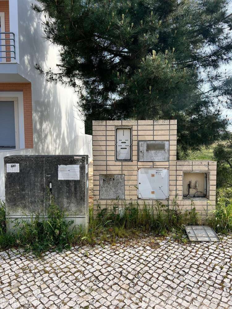 Lote Urbano de 240m2 na Rua da Barcarrota – Zona Premium da Cascalheir - Grande imagem: 3/6