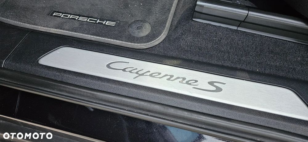 Porsche Cayenne S - 32