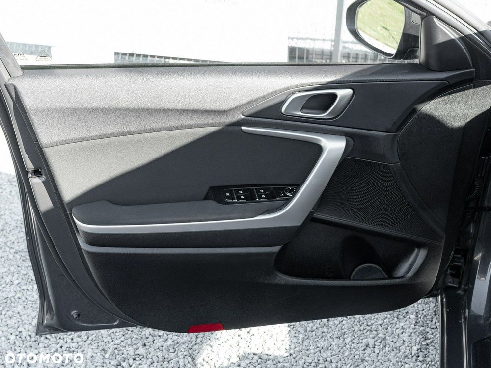 Kia Ceed 1.5 T-GDI M DCT - 12