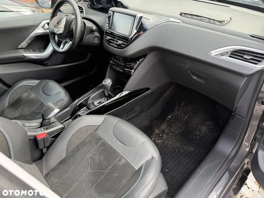 Peugeot 2008 PureTech 110 Stop&Start EAT6 Crossway - 9