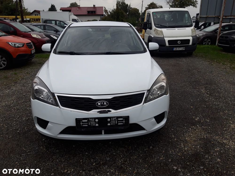 Kia Ceed 1.4 CVVT Attract - 3