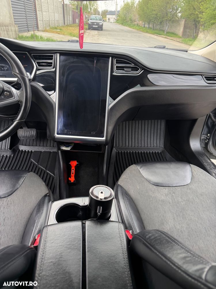 Tesla Model S Standard - 23