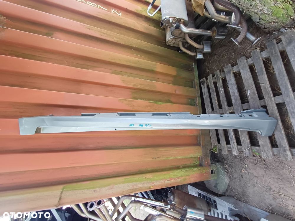 Próg Listwa progowa prawa Toyota Avensis t27 t29 kombi