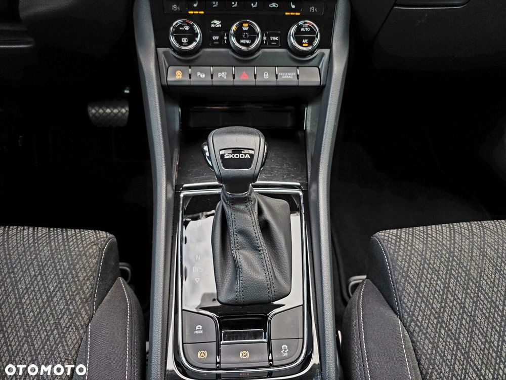Skoda Karoq 1.5 TSI ACT 4x2 Style DSG - 31