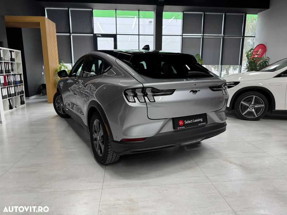 Ford Mustang Mach-E - 4
