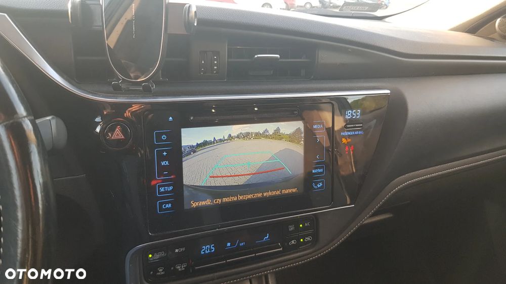 Toyota Auris 1.6 Premium - 3