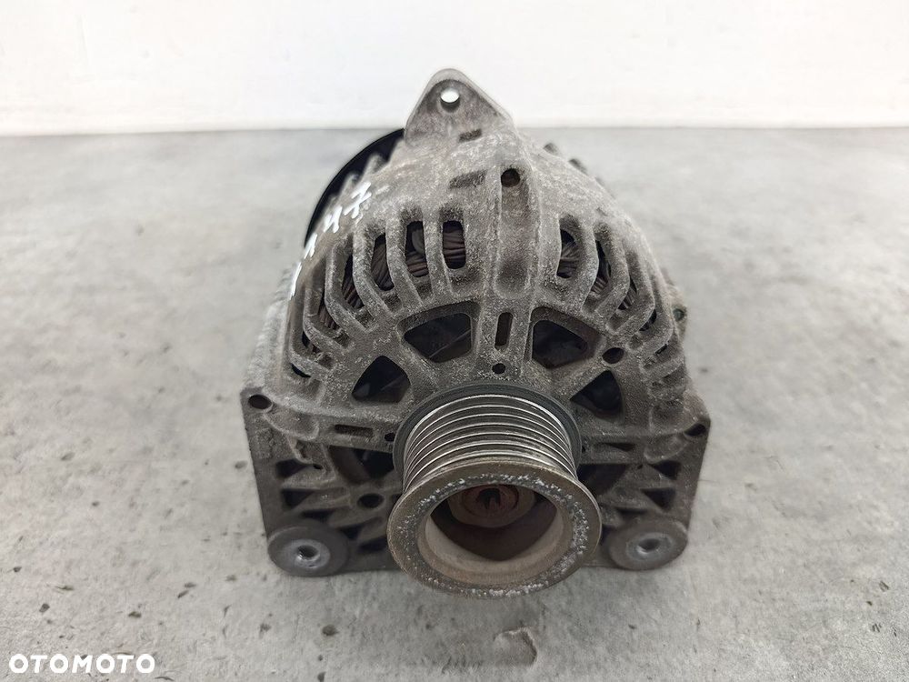 ALTERNATOR RENAULT SCENIC II 8200290215  TG11C022  BOSCH 2.0 16V - 1
