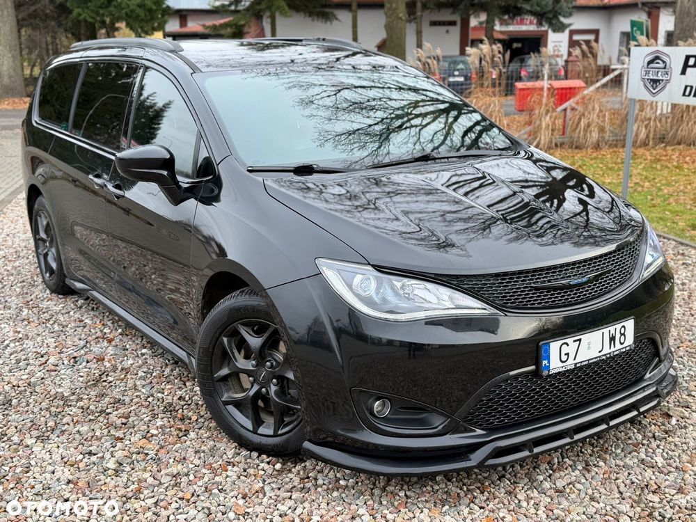 Chrysler Pacifica - 3