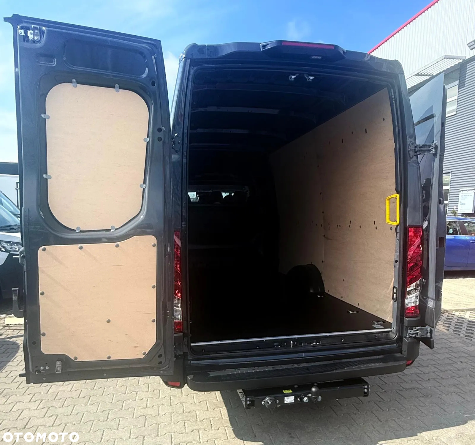 Iveco DAILY -AUTOMAT 7 OSOBOWE MAX DŁUGIE - ZABUDOWA W CENIE - 10