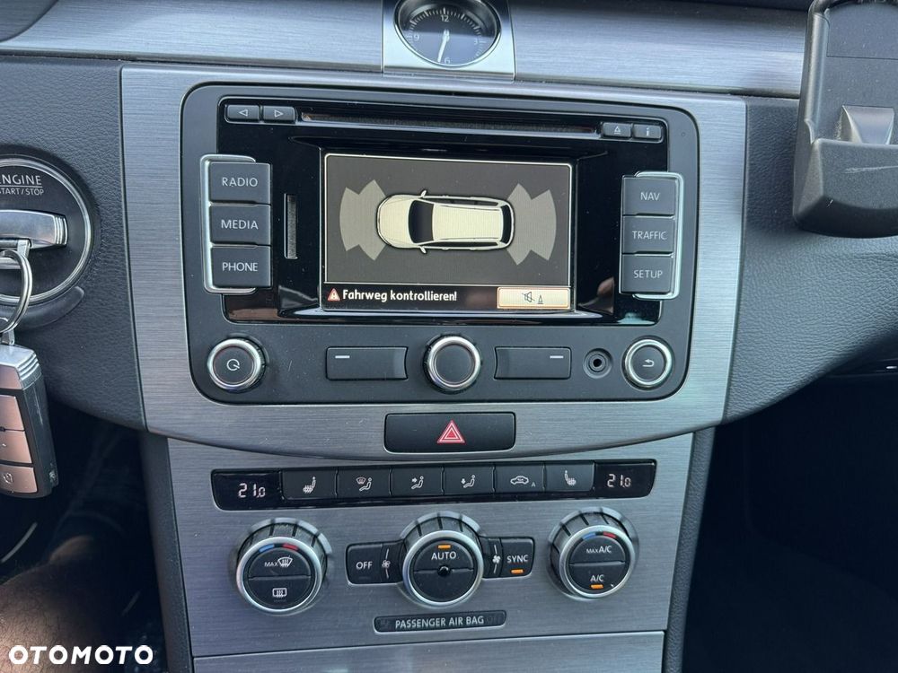 Volkswagen Passat - 28