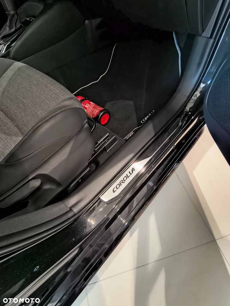 Toyota Corolla 2.0 Hybrid Style - 17