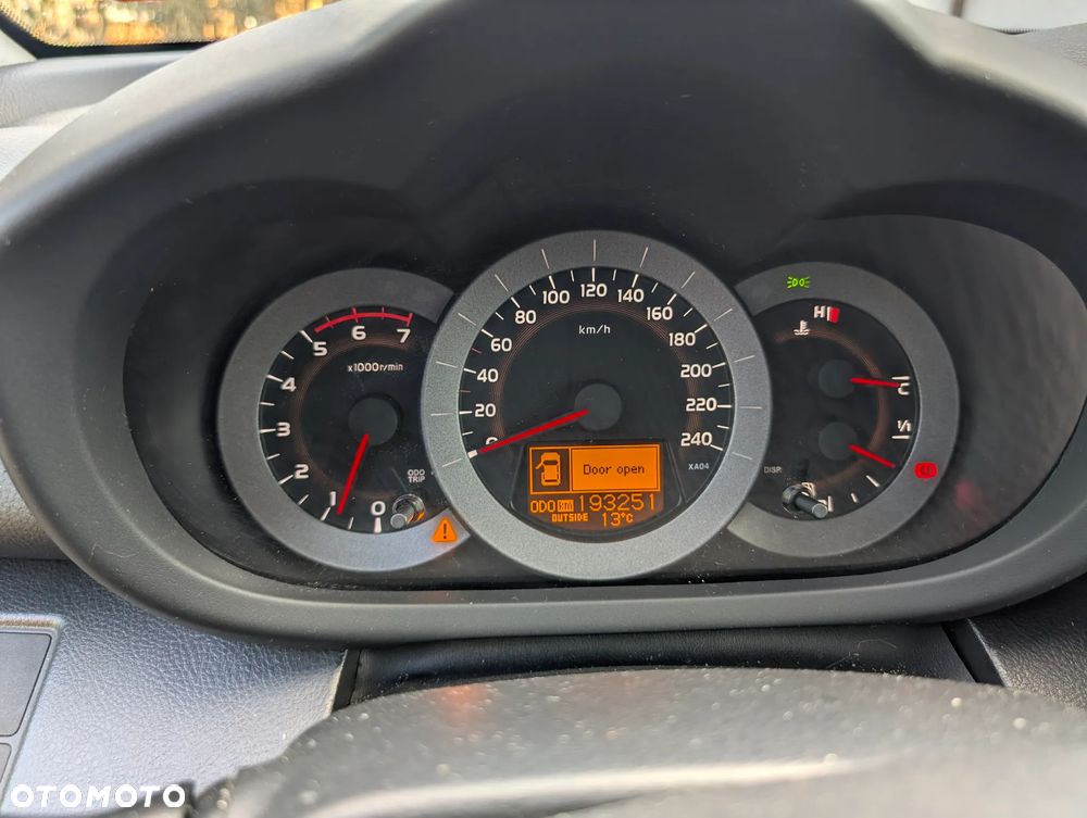 Toyota RAV4 - 10