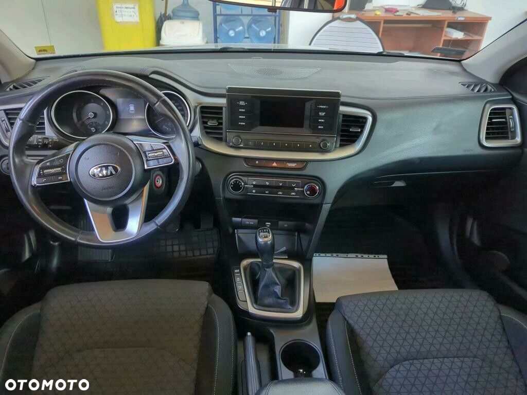 Kia Ceed - 4