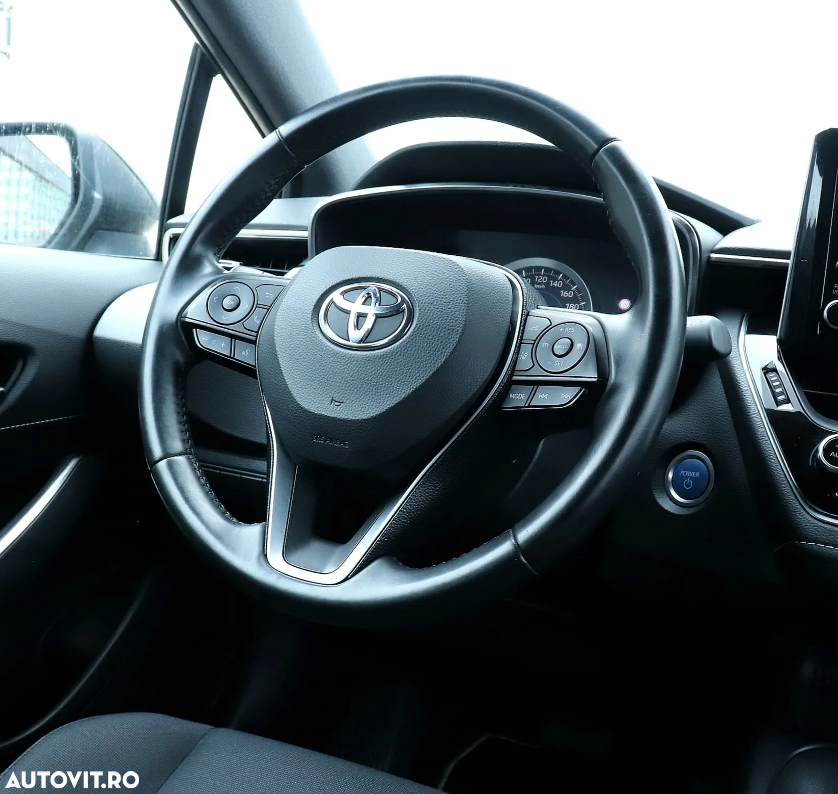 Toyota Corolla 1.8 Hybrid Comfort - 12