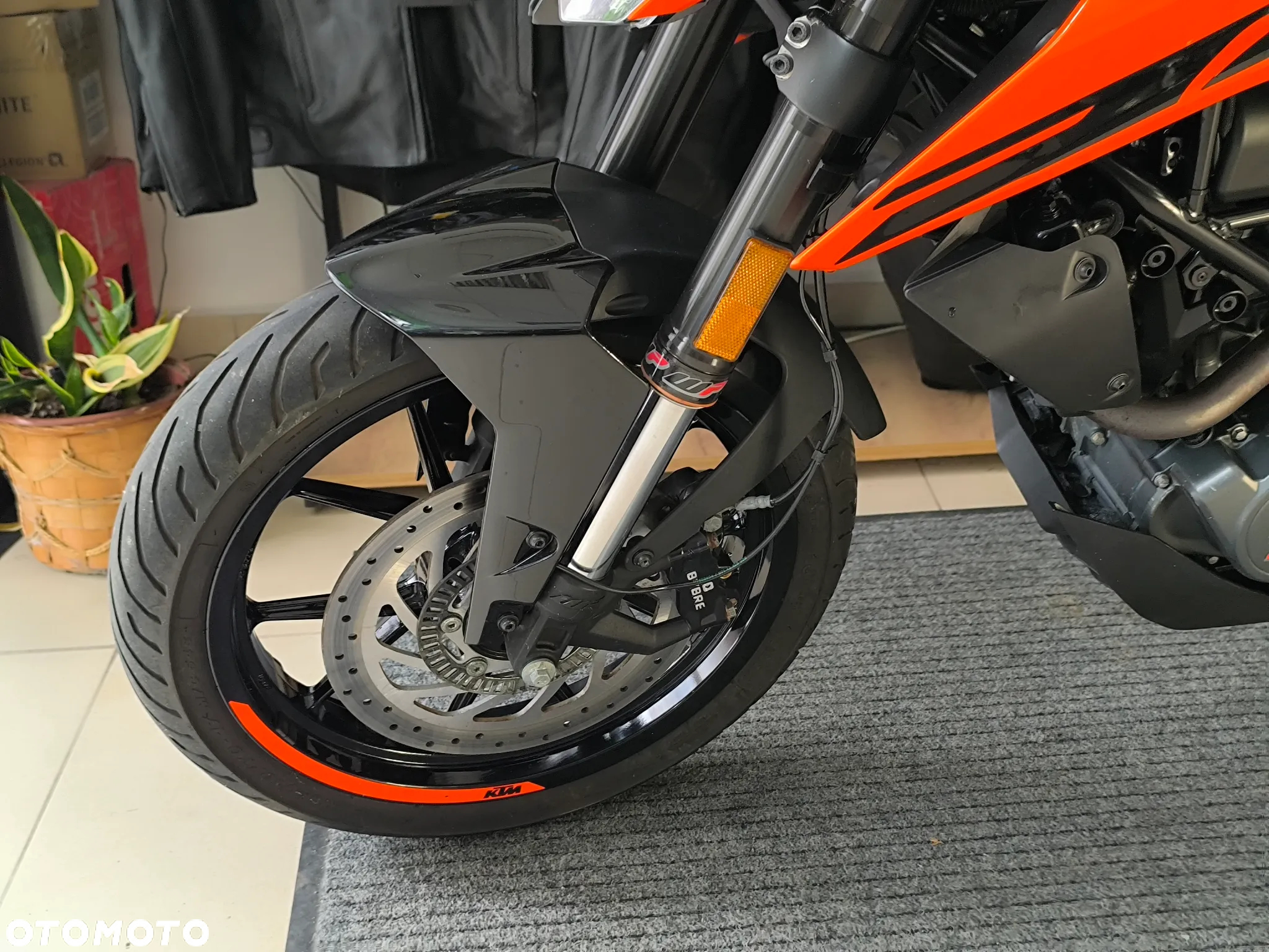 KTM Duke - 18