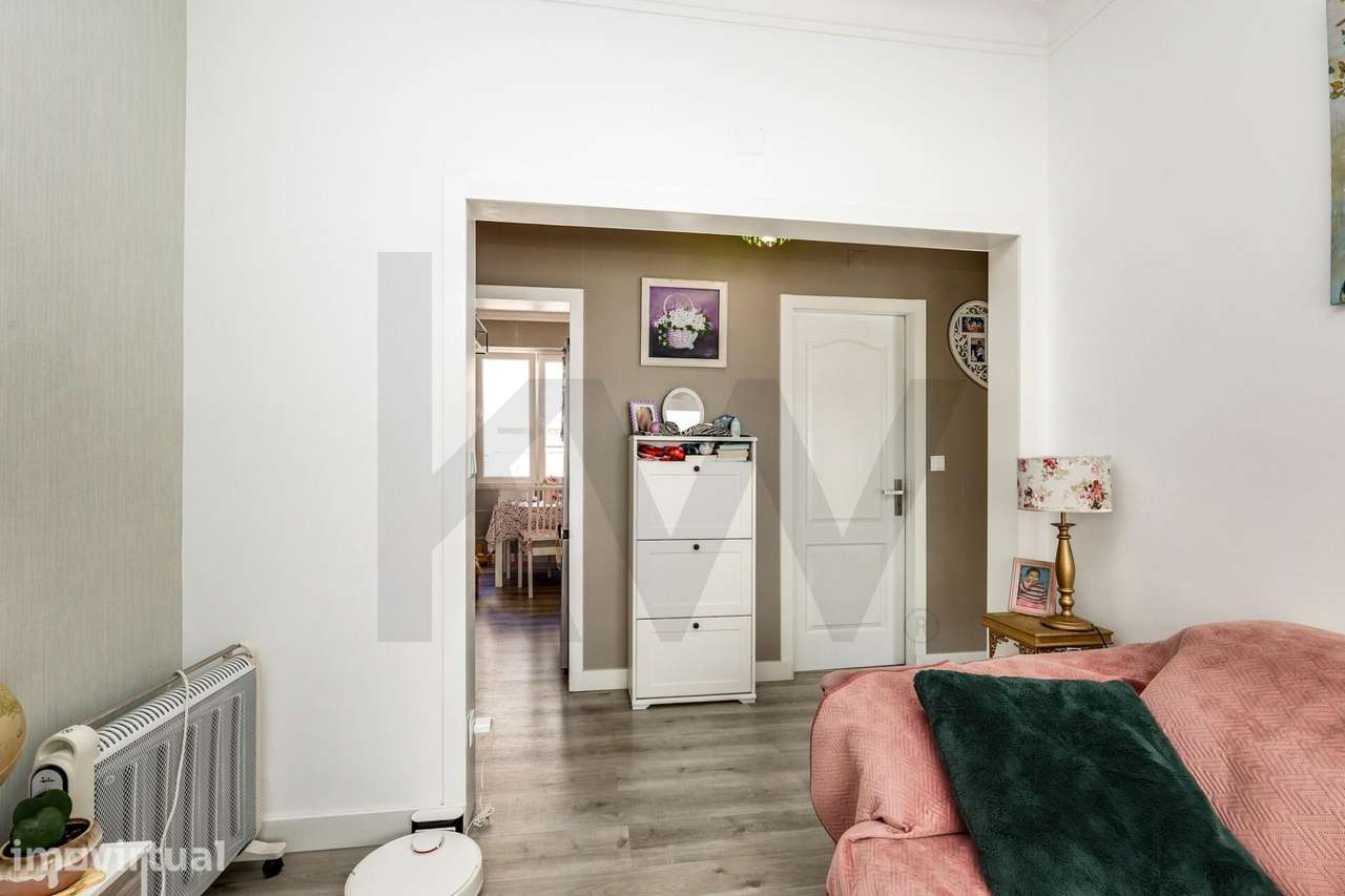 T2 Renovado em Queluz – Rua 9 de Abril (com Sotão Exclusivo) - Grande imagem: 4/17