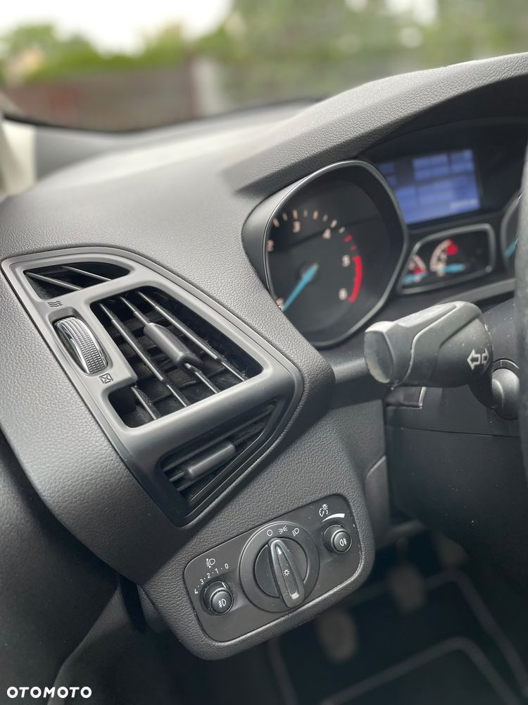Ford Kuga 2.0 TDCi 2x4 Titanium - 14