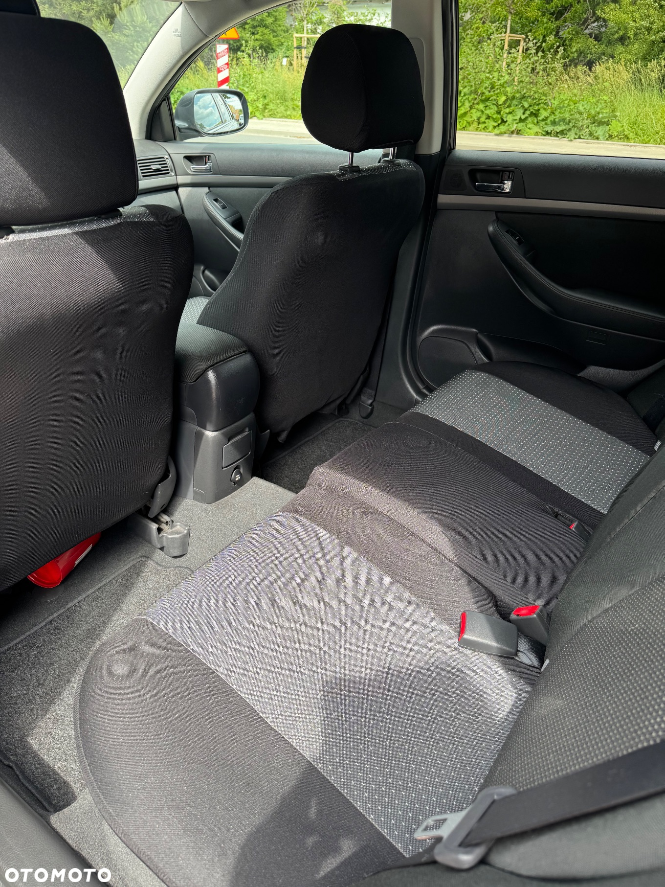 Toyota Avensis - 7