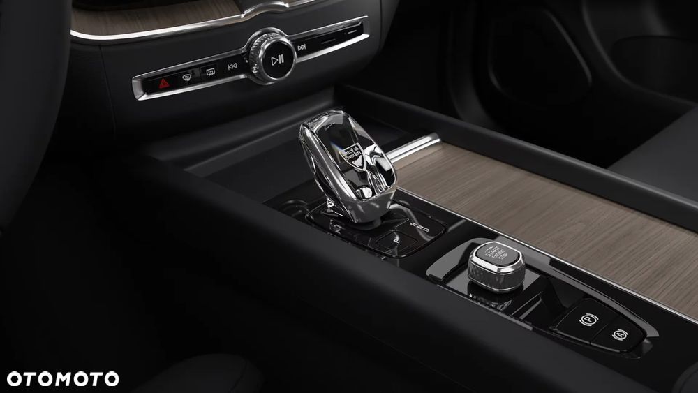 Volvo XC 60 B5 B AWD Plus Dark - 9