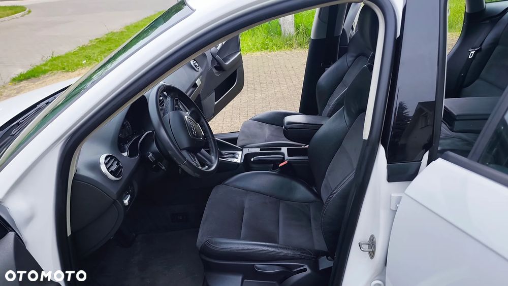 Audi A3 Sportback 2.0 TDI DPF S tronic S line Sportpaket (plus) - 11