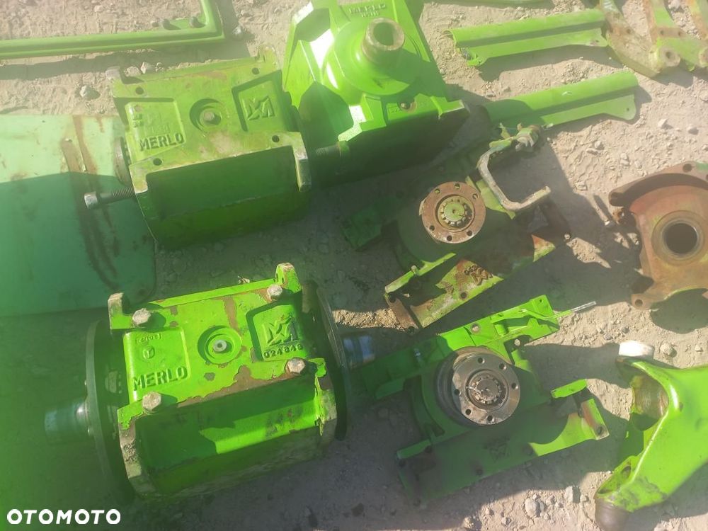 Części MERLO siłownik hydrauliczny,zamek siłowy, 08350803043501A, 28,7 Blok zaworowy, 26,6 ,układ planetarny32,12 pochwa mostu 045568 ,041870,045367,097686,042440,wkład mostu 024849,P36.10,dyferencjau,nagrzewnica,klimatyzator,053121,107714,13 atak,spoiler,klamka,rozdzielacz sterujący 4011840, 057347,chłodnica kuler,oleju,krzyżak,półoś,piasta,cewka,zawór,nadmuch,wentylator manitou,joystick,płyta sterująca, - 8