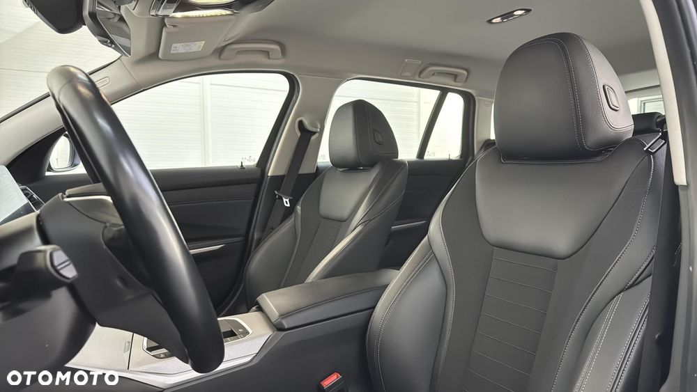 BMW Seria 3 318d MHEV Advantage - 13