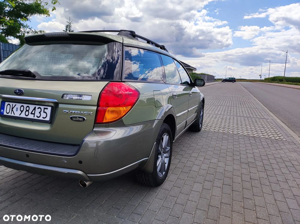 Subaru Outback 3.0 H6 - 6