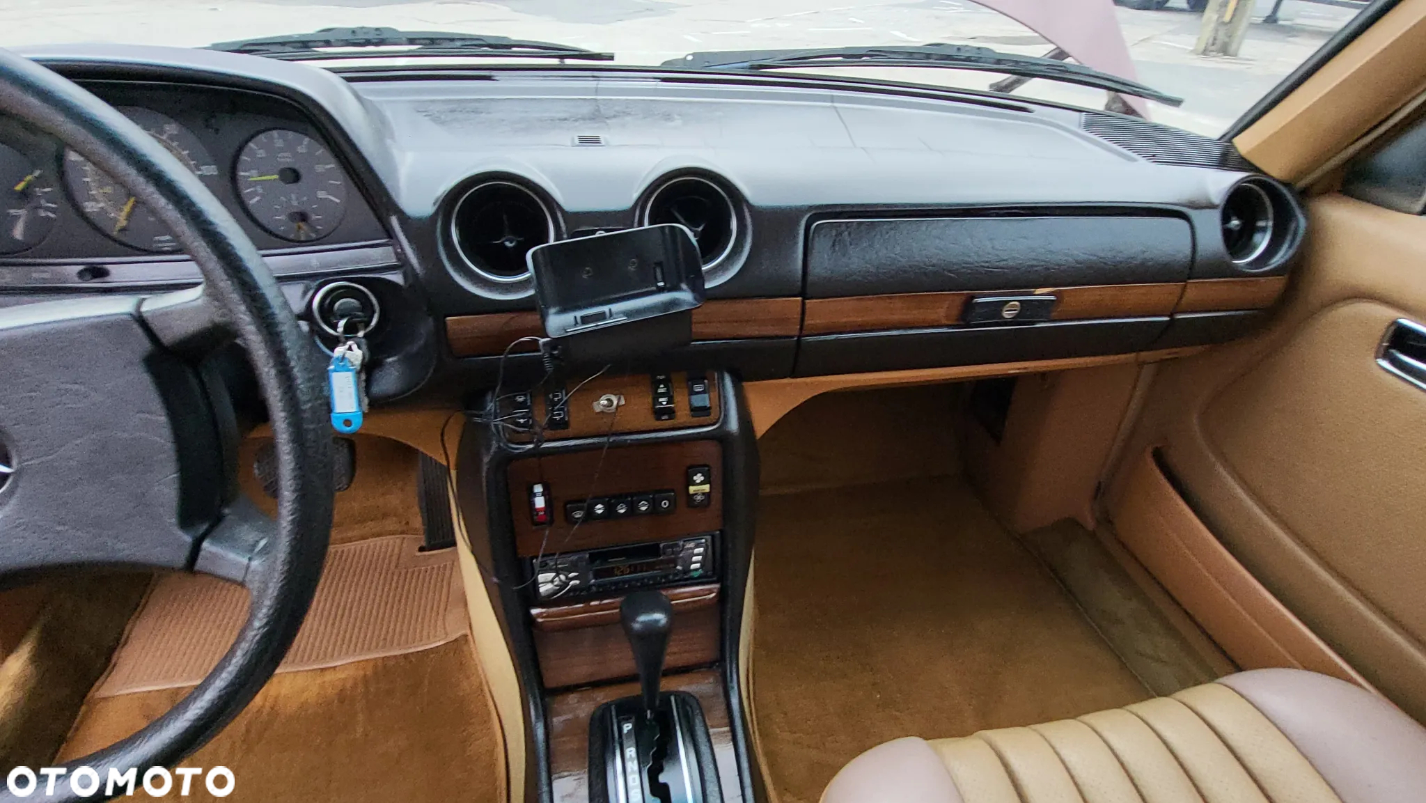 Mercedes-Benz W123 - 16
