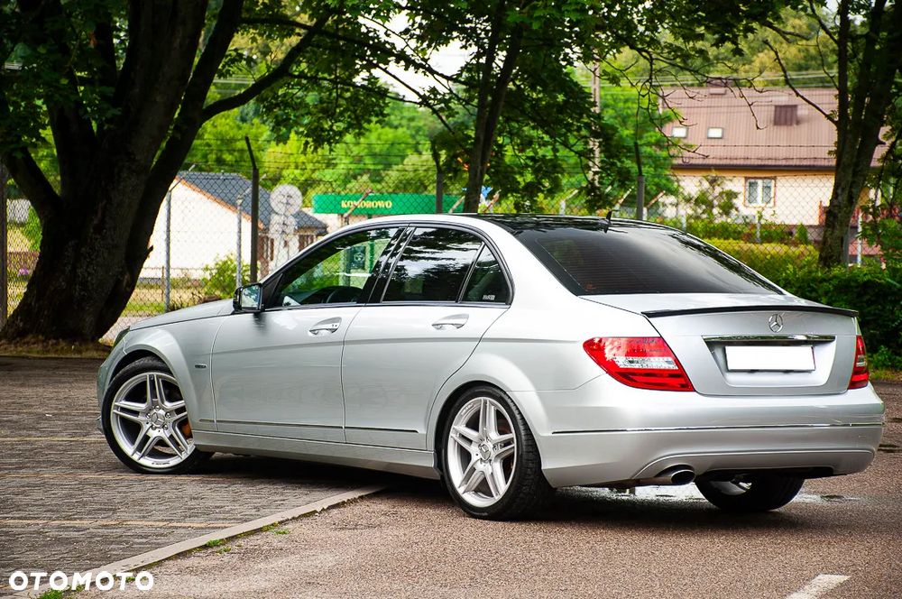 Mercedes-Benz Klasa C 250 CGI BlueEff Avantgarde - 11