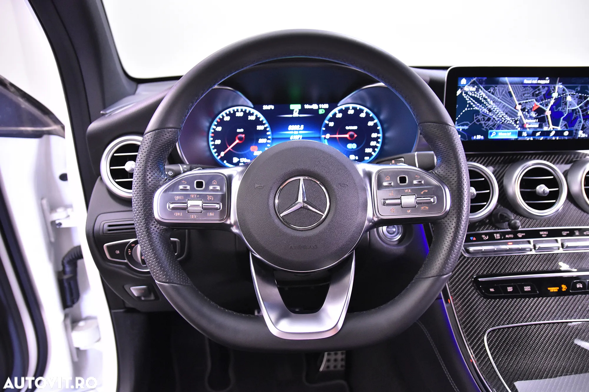 Mercedes-Benz GLC 300 e 4MATIC - 16