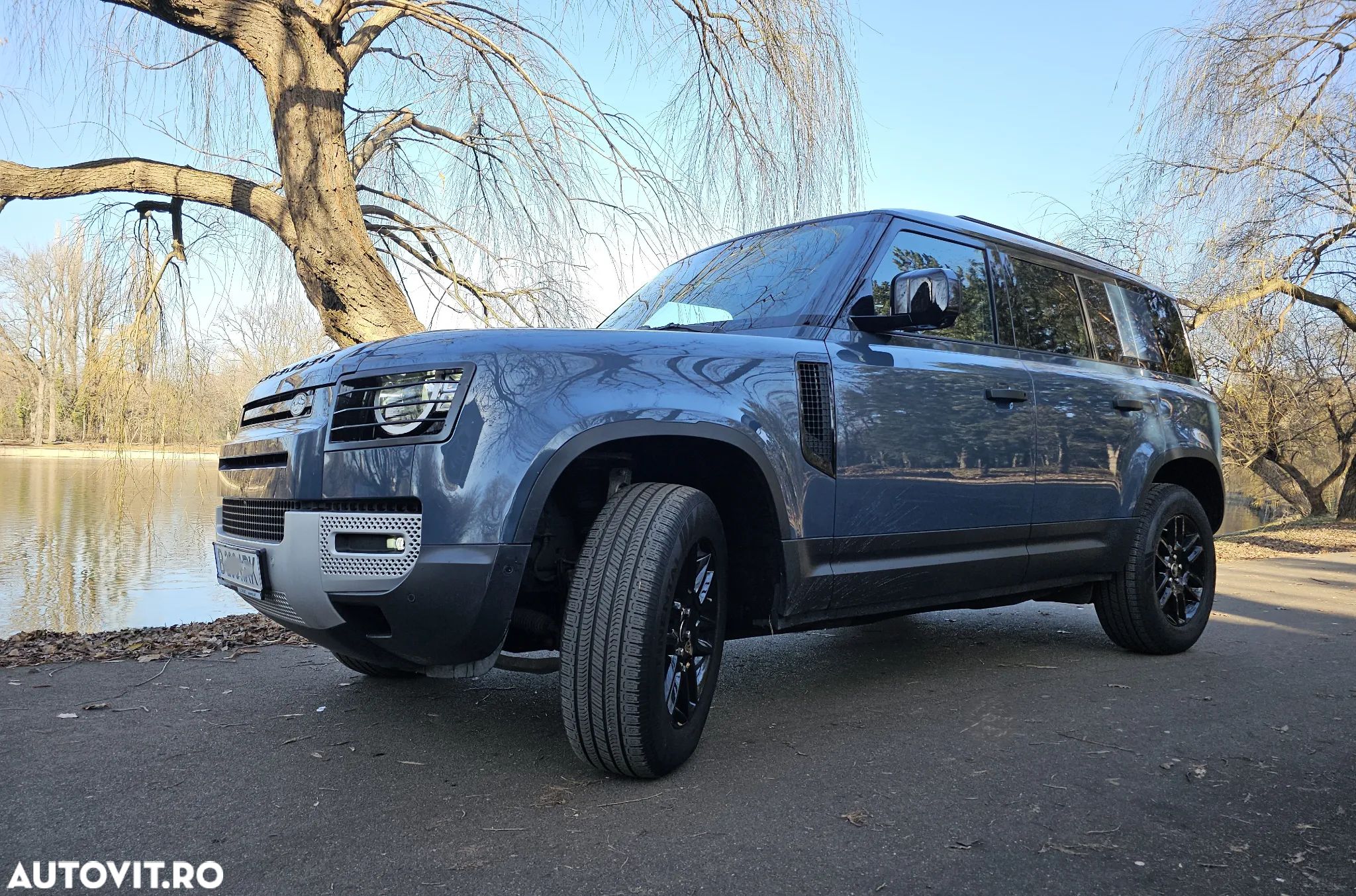 Land Rover Defender 110 2.0L D240 S - 1