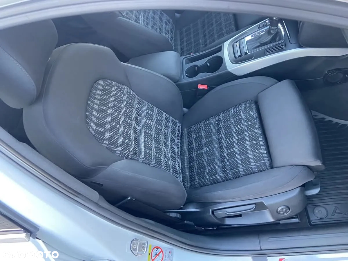 Audi A4 Avant 2.0 TDI DPF quattro S tronic S line Sportpaket - 22