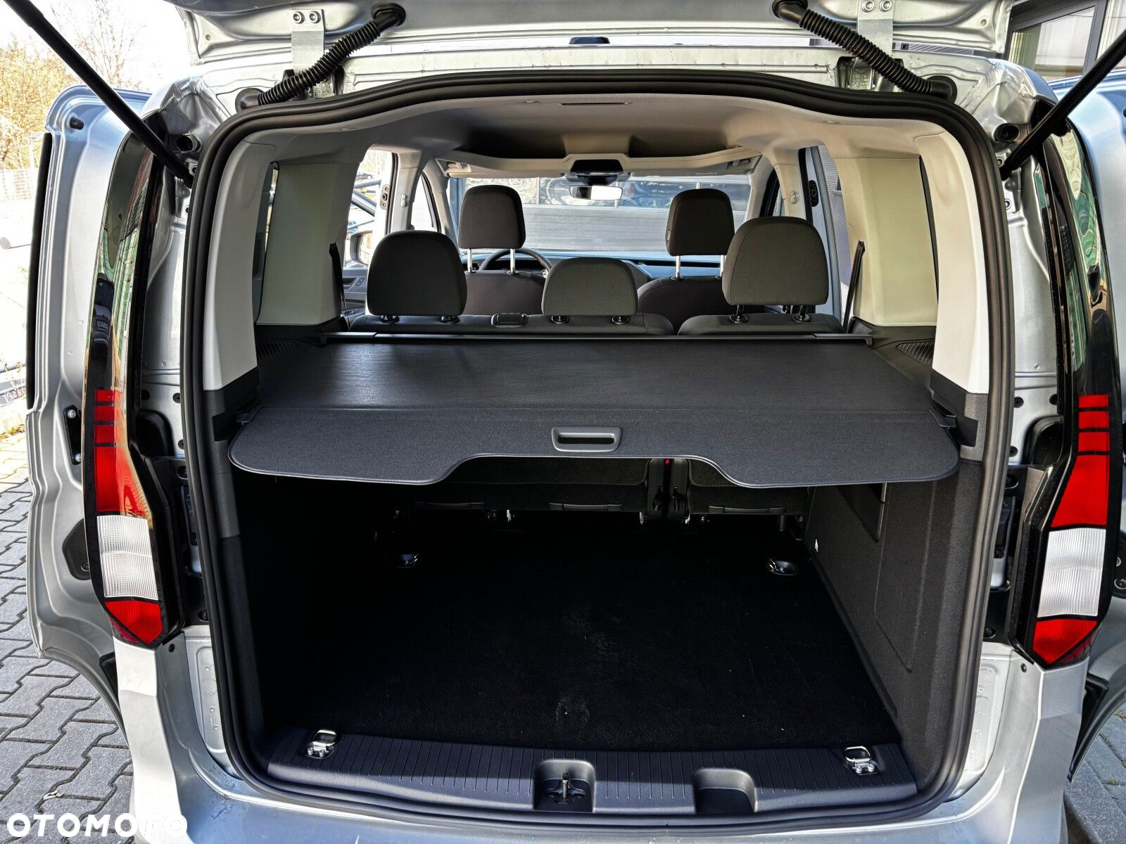 Volkswagen Caddy 2.0 TDI 102 KM 6-bm 5-miejsc - 15