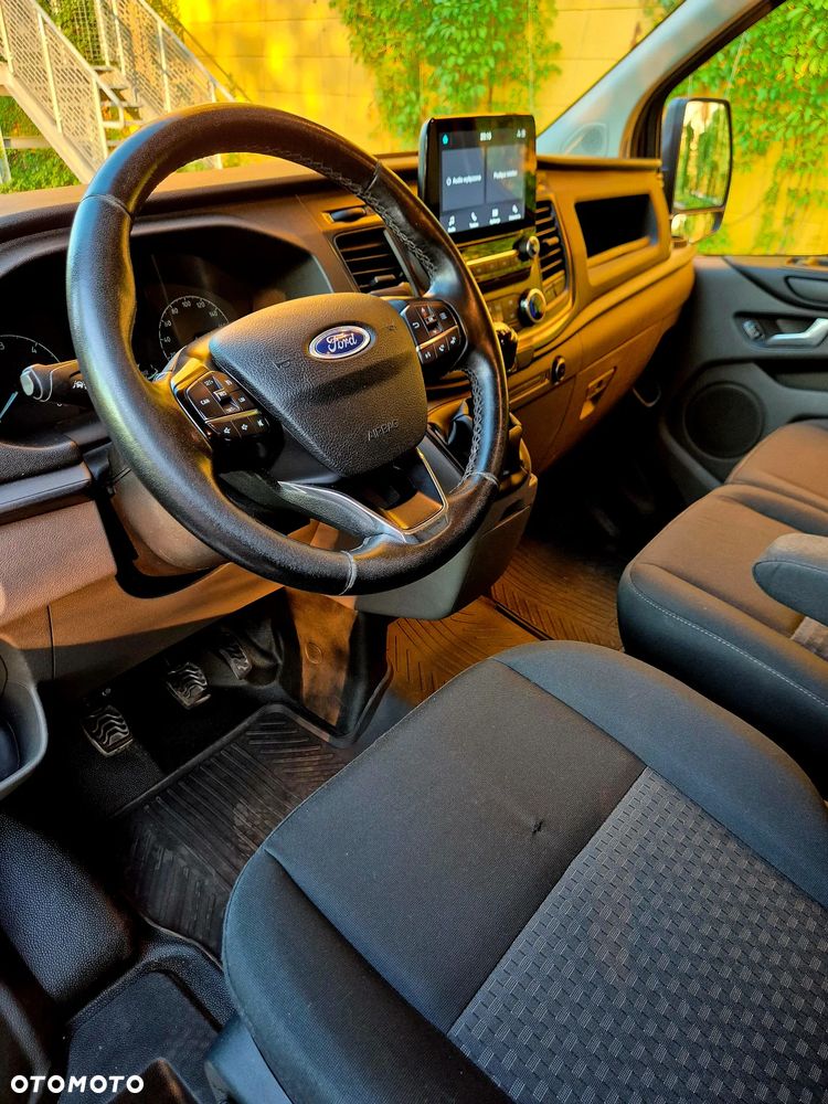 Ford CUSTOM - 22