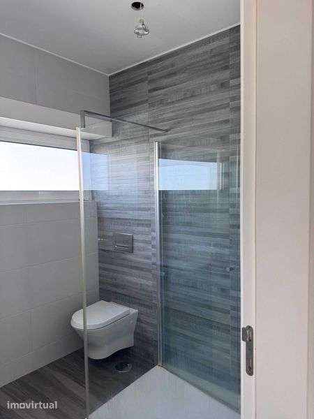 Apartamento T2 Moderno e Luminoso em Excelente Localização - Grande imagem: 5/12