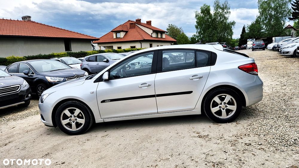 Chevrolet Cruze 1.6 - 22