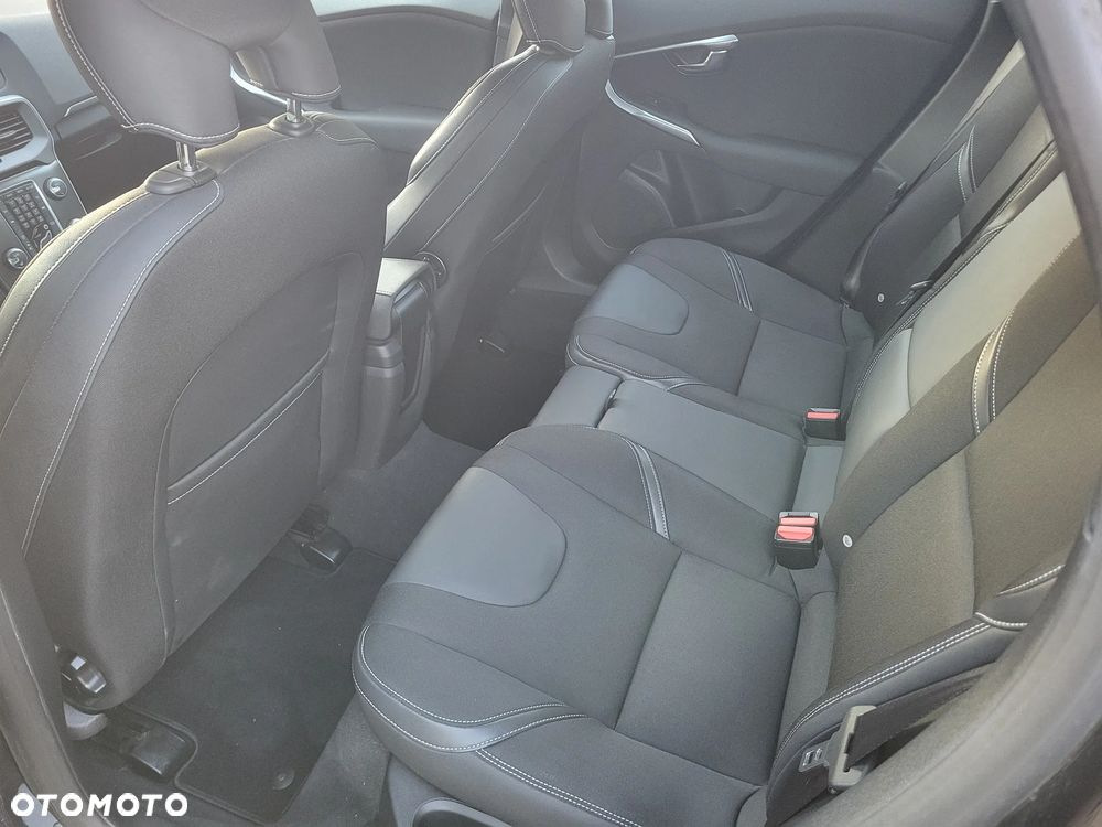 Volvo V40 T3 Momentum - 28